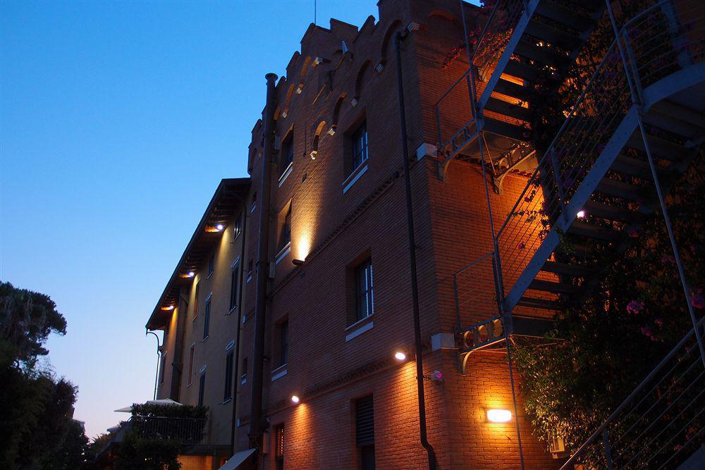 Hotel Regina フォルテ・デイ・マルミ エクステリア 写真
